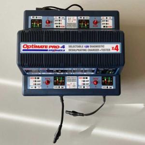 Batterieladegerät Optimate PRO 4 S, mit Wandkonsole