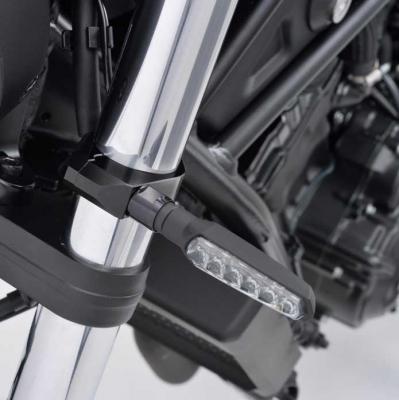 CNC-Blinkerhalter-Set in schwarz, Gabel Ø 43mm, 2 x schwarze Schellen + 2 x M8 Überwurfmutter